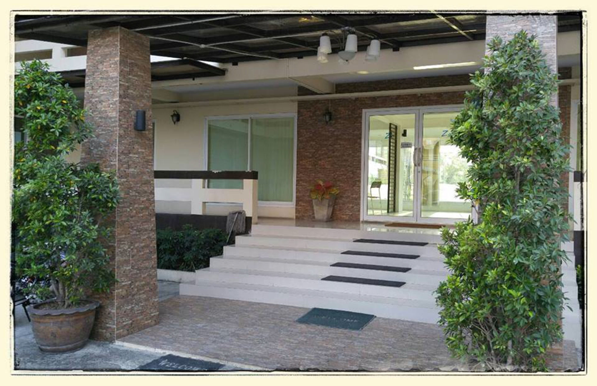 Ze Residence Banguecoque Exterior foto